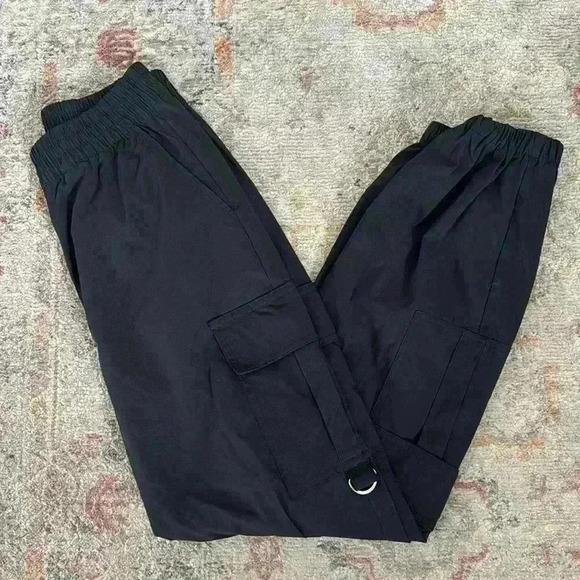 - Revolve we wore what black utility jogger - Picture 2 of 2